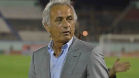 خاليلوزيتش شاهد مباراة اتحاد الحراش وسوسطارة رفقة طاقمه الفني