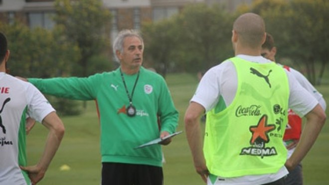 خاليلوزيتش يصر على الانضباط، يرفض التذمر ويصر على التضحيات