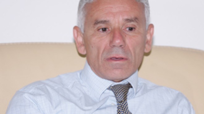 بن عطا الله يطالب كندا بإعادة معادلة الشهادات الجامعية الجزائرية