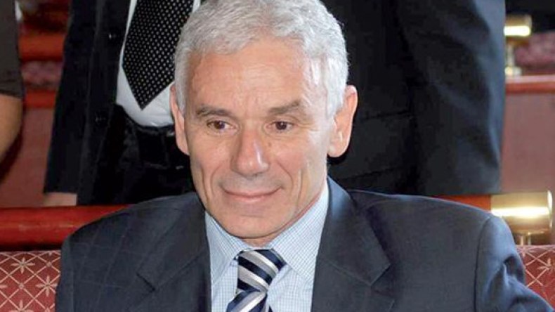 بن عطا الله: “ما هي براهين تأكيدك صحة الرئيس يا سلال”؟