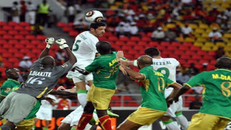Mali-Algérie : 10 juin à Ouagadougou, trio arbitral sud-africain
