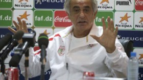 خليلوزيتش‭ ‬بقي‭ ‬في‭ ‬الملعب‭ ‬وتابع‭ ‬مباراة‭ ‬نيجيريا‭  ‬السينغال‭