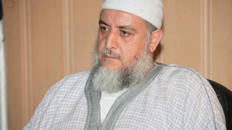 ‮”‬أنت‮ ‬معتوه‮ ‬يا‮ ‬بن‮ ‬عبد‮ ‬السلام‮ ‬وما‮ ‬استحيت‮ ‬بزيارتك‮ ‬لبشار‮ ‬السفاح‮”‬