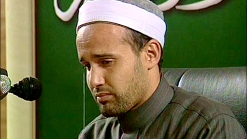 الجزائري الشيخ زكريا حمامة يتوج ثانيا في مسابقة القارئ العالمي للقرآن