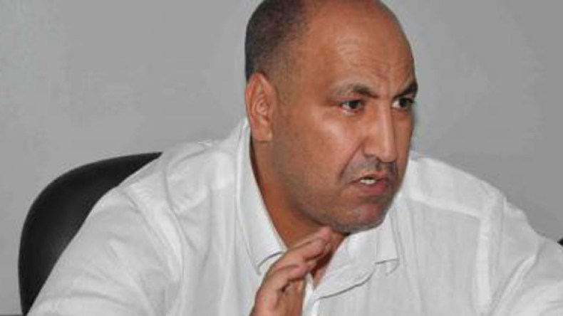 مناصر للوفاق يرفع شكوى ضد حمّار بعد الاعتداء عليه