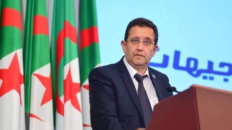 وزير الفلاحة يعد بـ”0 ورقة” في إدارة القطاع