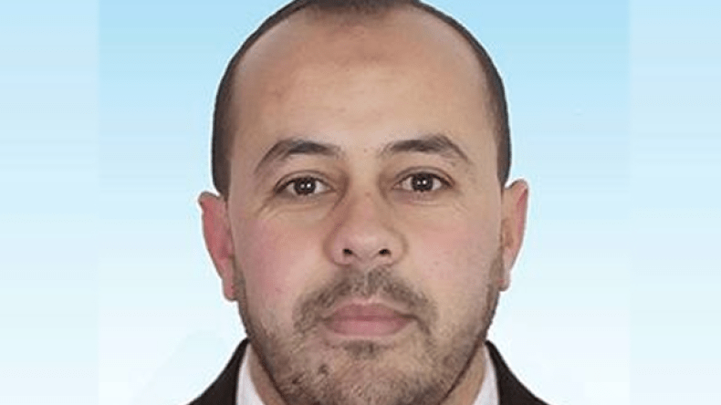 الباحث محمد الفاتح يثري المكتبة الجامعية بـ 3 كتب دفعة واحدة