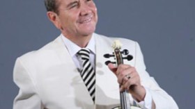 ثورة‭ ‬‮”‬الياسمين‮”‬‭ ‬تجمع‭ ‬حمدي‭ ‬بناني‭ ‬وزياد‭ ‬غرسة‭ ‬