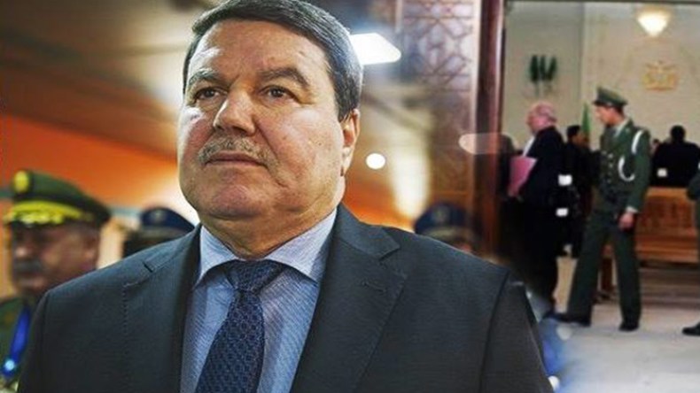Abdelghani Hamel arrive au Tribunal de Sidi M’hamed