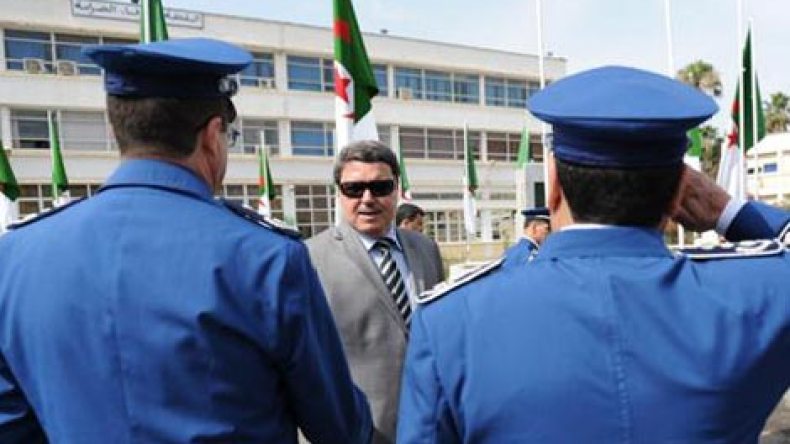 هامل يعاقب 9 إطارات بأمن ولاية سعيدة