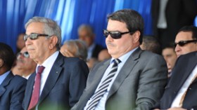 وزير‭ ‬الداخلية‭ ‬يقلد‭ ‬المفتش‭ ‬العام‭ ‬للأمن‭ ‬أعلى‭ ‬رتبة‭ ‬في‭ ‬جهاز‭ ‬الشرطة