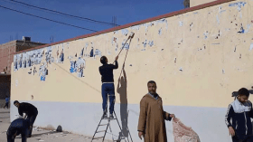 الأحزاب مدعوة لنزع ملصقاتها