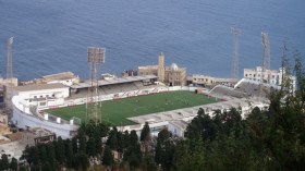 الفاف تطلب توضيحات من مسيري ملعب عمر حمادي