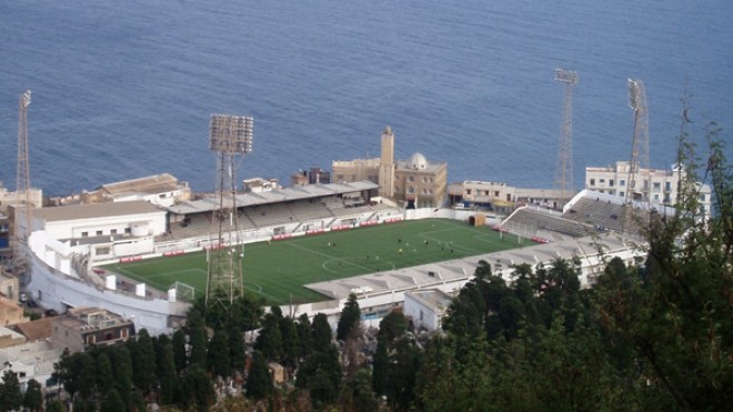 الفاف تطلب توضيحات من مسيري ملعب عمر حمادي