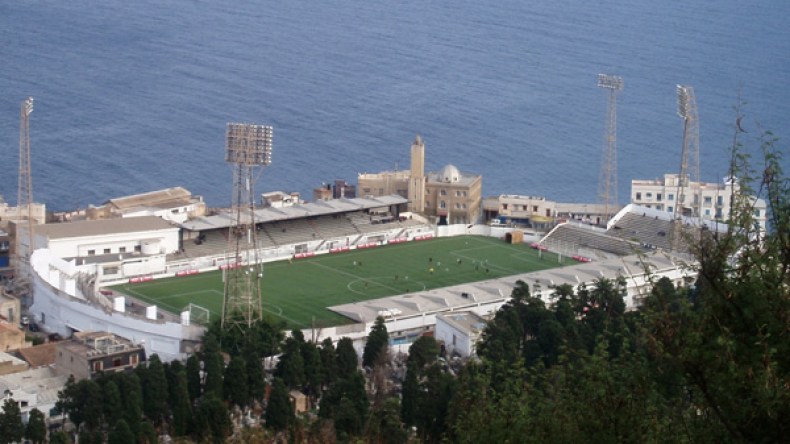 الفاف تطلب توضيحات من مسيري ملعب عمر حمادي