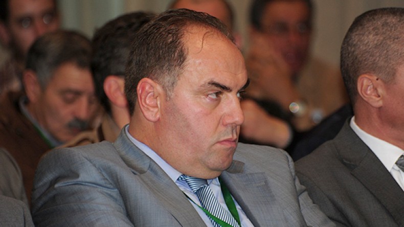 فتنة داخل هيئة حموم بسبب حكم مباراة شبيبة القبائل أمام بلوزداد