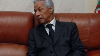 حمروش يغازل الجيش… ويرفض الانتخابات المسبقة