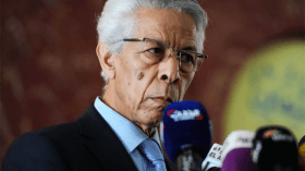 Le président de la République reçoit Mouloud Hamrouche