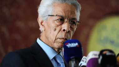 Le président de la République reçoit Mouloud Hamrouche