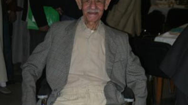 محمود حمروش فارقنا