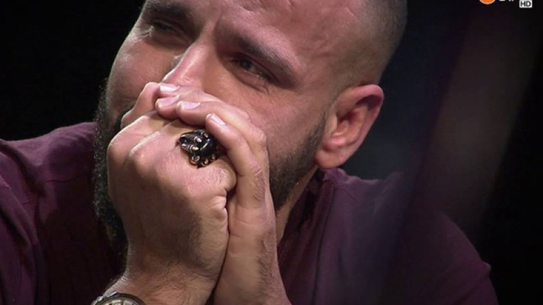 سر دموع حمزة عصماني في “أحكي حكايتك”؟؟