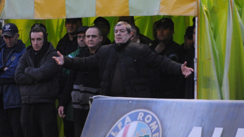 حناشي متخوف من تعرض ملعب تيزي وزو للعقوبة