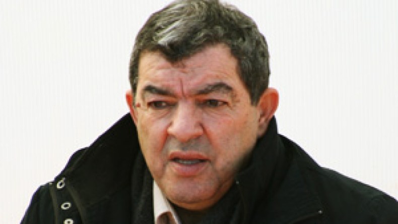 حناشي غير مكترث بانسحاب سرار من مجموعة الـ6