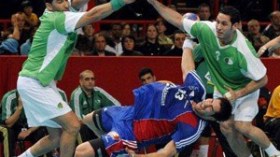 فوز الجزائر على أستراليا (27-18)
