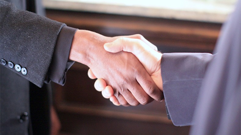 نتفق كأفراد.. نختلف كمجتمع!