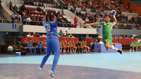 كبار الكرة الصغيرة يفرضون منطقهم ويمرون إلى ثمن النهائي