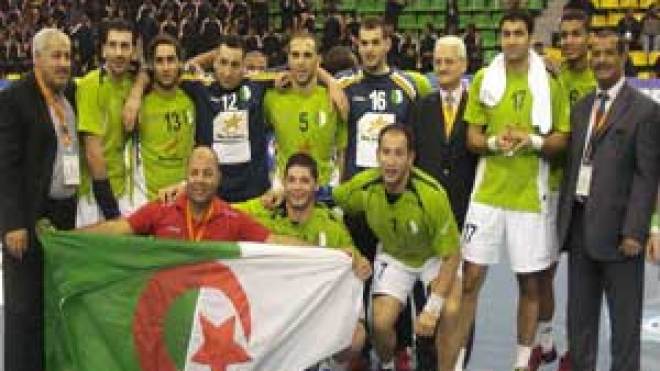 منتخب اليد يفوز على إيران بـ(33-31)