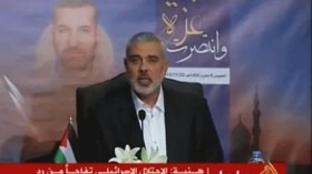 عباس يهنىء هنية على النصر