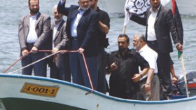 هنية يتحدى إسرائيل .. سأستقبل باخرة الجزائر بنفسي