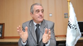 حنيفي للشروق: الوزارة السابقة حرضت أعضاء ضدي وجيار داس على القانون
