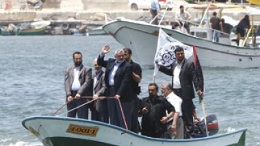 Palestinian leader Ismail Henia reassures the Algerian families