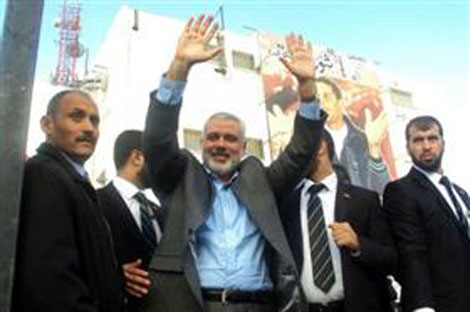 Palestiniens: Haniyeh salue la quête du peuple syrien pour la “démocratie”