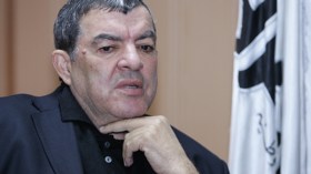 حناشي يقرر تعليق أجور اللاعبين بعد هزيمة “السنافر”