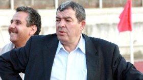 حناشي يفتح النار على سوناطراك ويهدد بمقاطعة البطولة