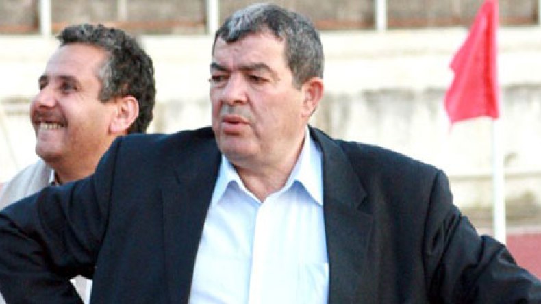 حناشي يفتح النار على سوناطراك ويهدد بمقاطعة البطولة