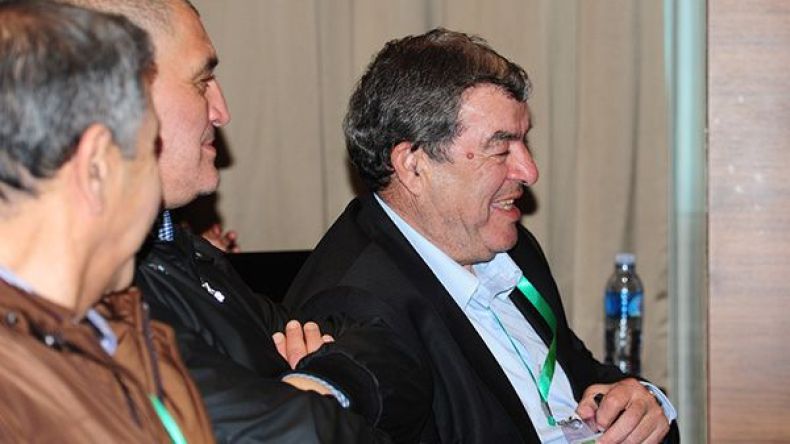 الأموال تدخل خزينة النادي.. وحناشي سيسوي أجور جميع الموظفين قبل العيد