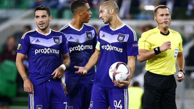 أول فوز معنوي لهني وفريقه أندرلخت