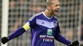 هني ينفجر بثلاثية