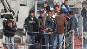 نواب وقانونيون يعارضون تجريم “الحراڤة”