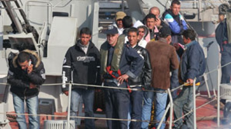 نواب وقانونيون يعارضون تجريم “الحراڤة”