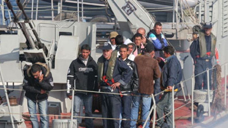 عشرة آلاف مهاجر غير شرعي في مظاهرات عقب مقتل 6 أفارقة وجرح جزائري بايطاليا