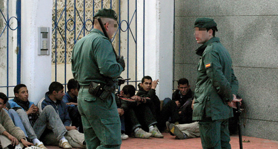 Collective escape of 200 Algerian illegal immigrants in Spain