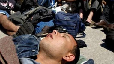 Illegal immigrants try to suicide collectively after being stopped