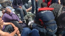 بابا الفاتيكان ينتقد حكومة برلسكوني بشأن الإجراءات المتخذة حول الهجرة