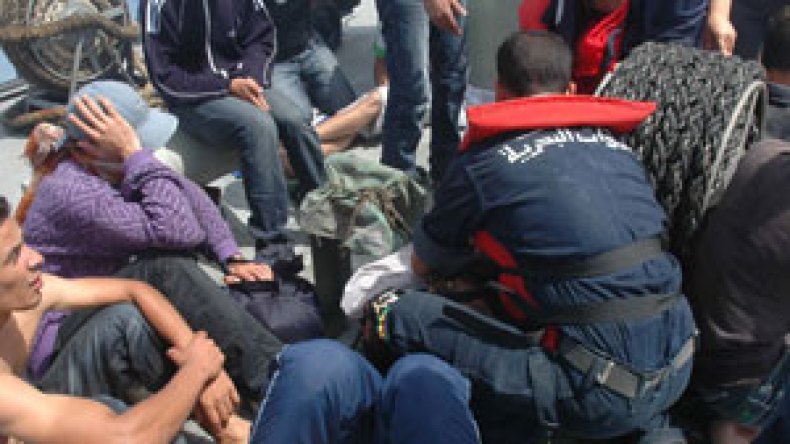 بابا الفاتيكان ينتقد حكومة برلسكوني بشأن الإجراءات المتخذة حول الهجرة