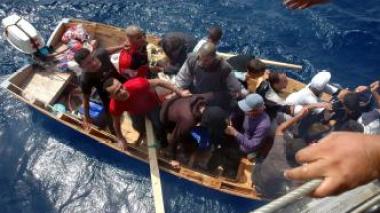 30 Algerian harragas, including a pregnant arrested in Spanish coasts